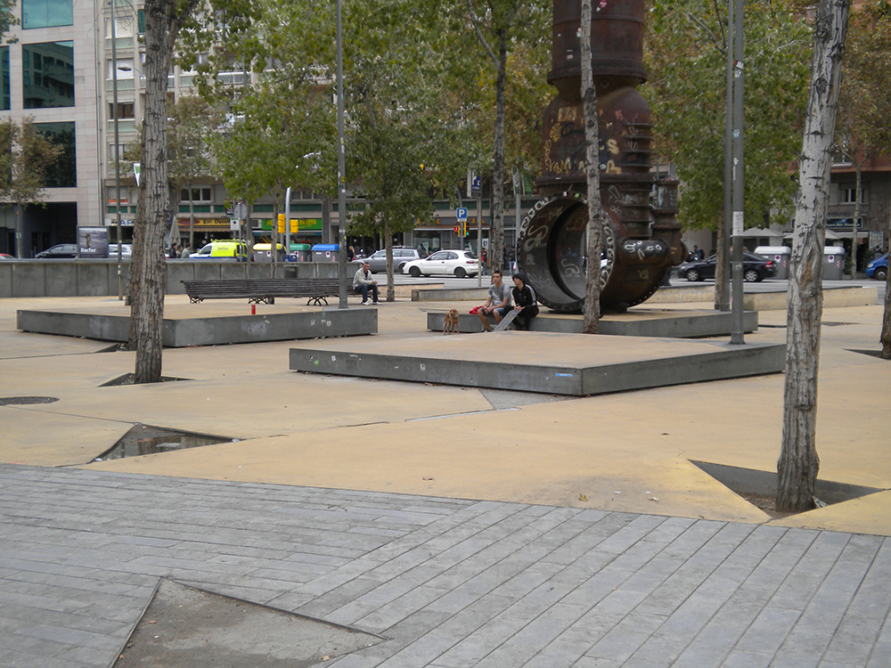 ¿Plaza Paralelo nueva Skateplaza?