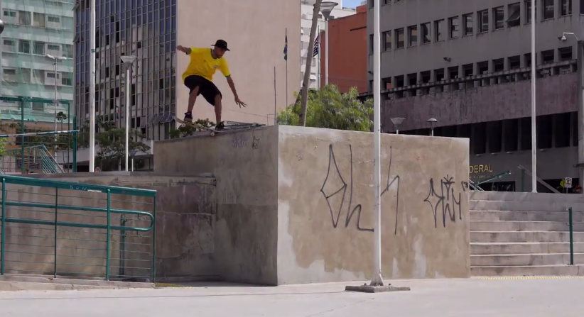 Puma despide a Joey Brezinski y este pierde las formas