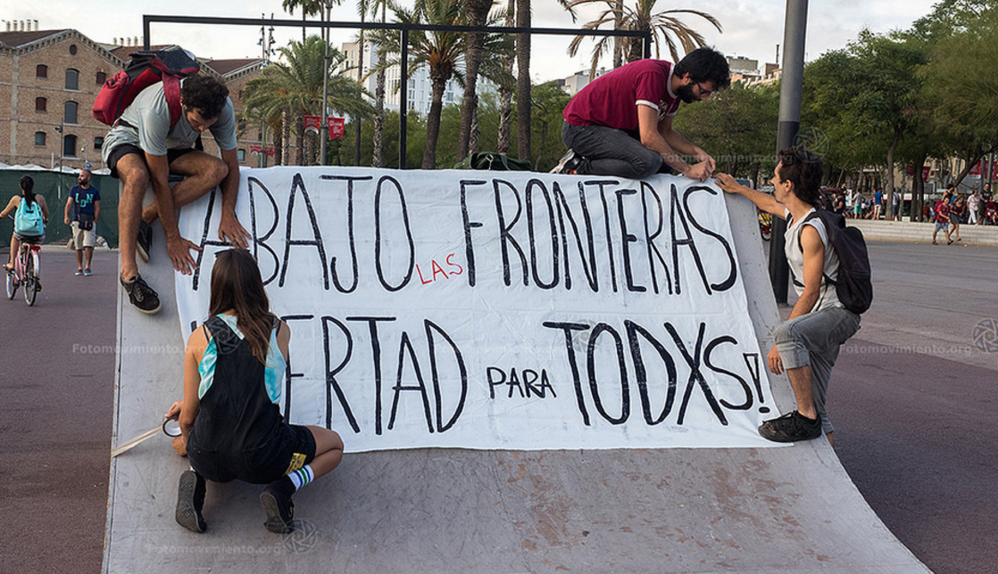 Pintan el skatepark de La Barceloneta mostrando apoyo a los 'manteros'