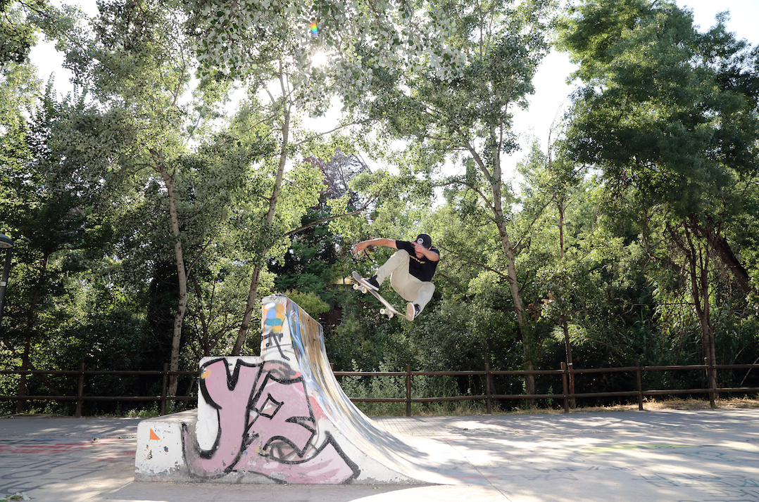 Raúl Escanero: FS Kickflip de Jeffrey Luque