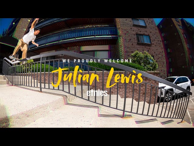 Julian Lewis entra en etnies