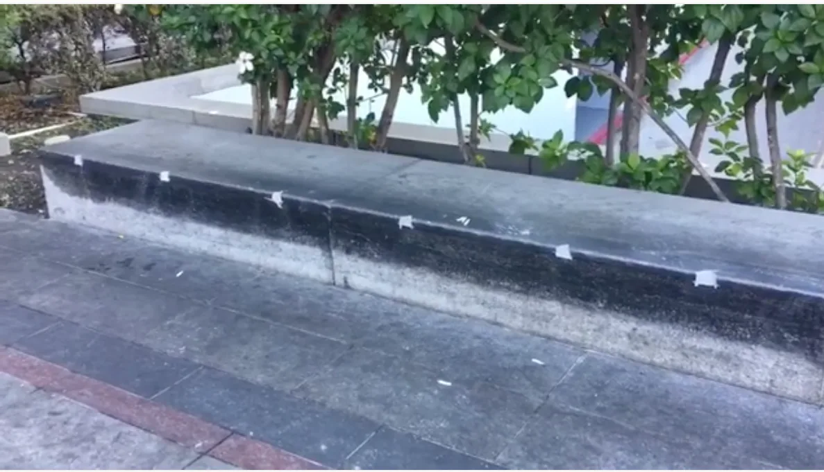 Ponen Skate Stoppers en la plaza de Jkwon