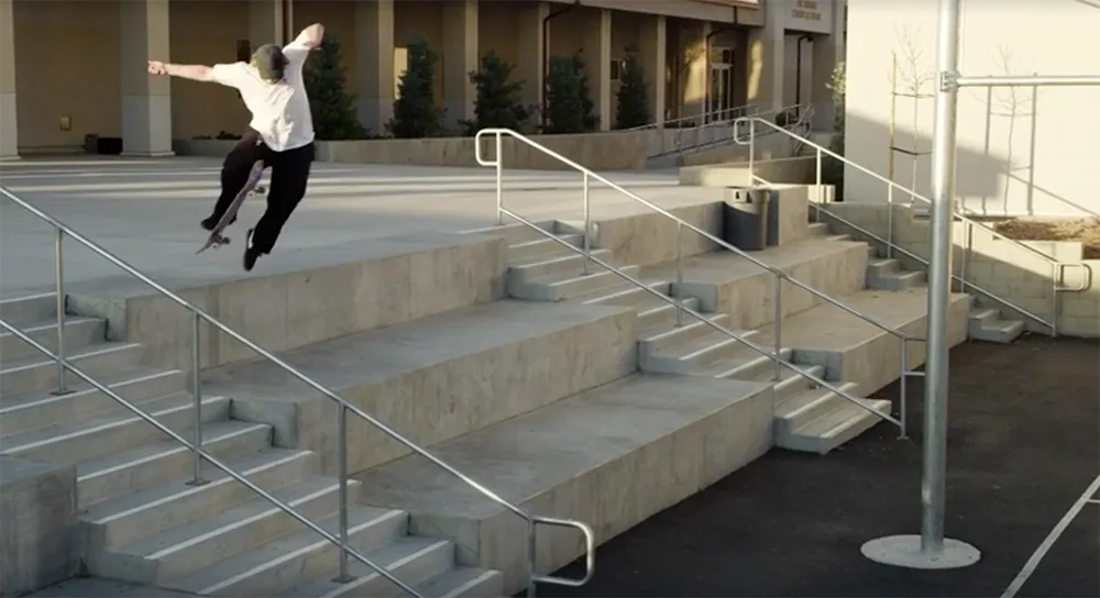 Jamie Foy y Zion Wright patinan Los Angeles