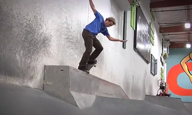 New Balance patina el park de The Berrics