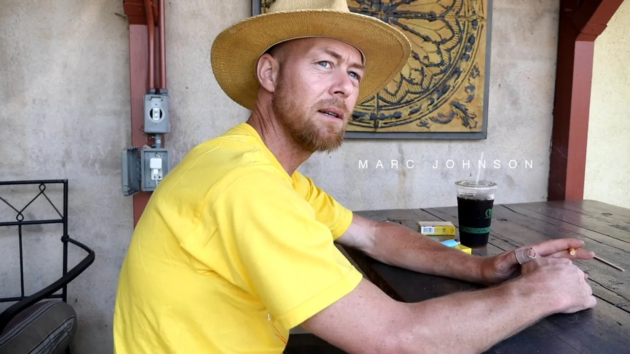 Marc Johnson: 'Instagram es una manera de crear una imagen falsa de tu vida'