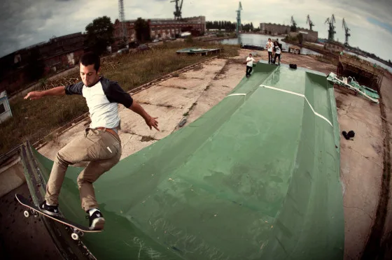 THRASHER MAGAZINE - JOSH HAWKINS' “A HAPPY MEDIUM 3” PART