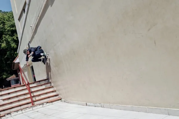RED BULL SKATEBOARDING - SWEAT AND DESTROY: THE PANAMA JOURNEY – EPISODE 3