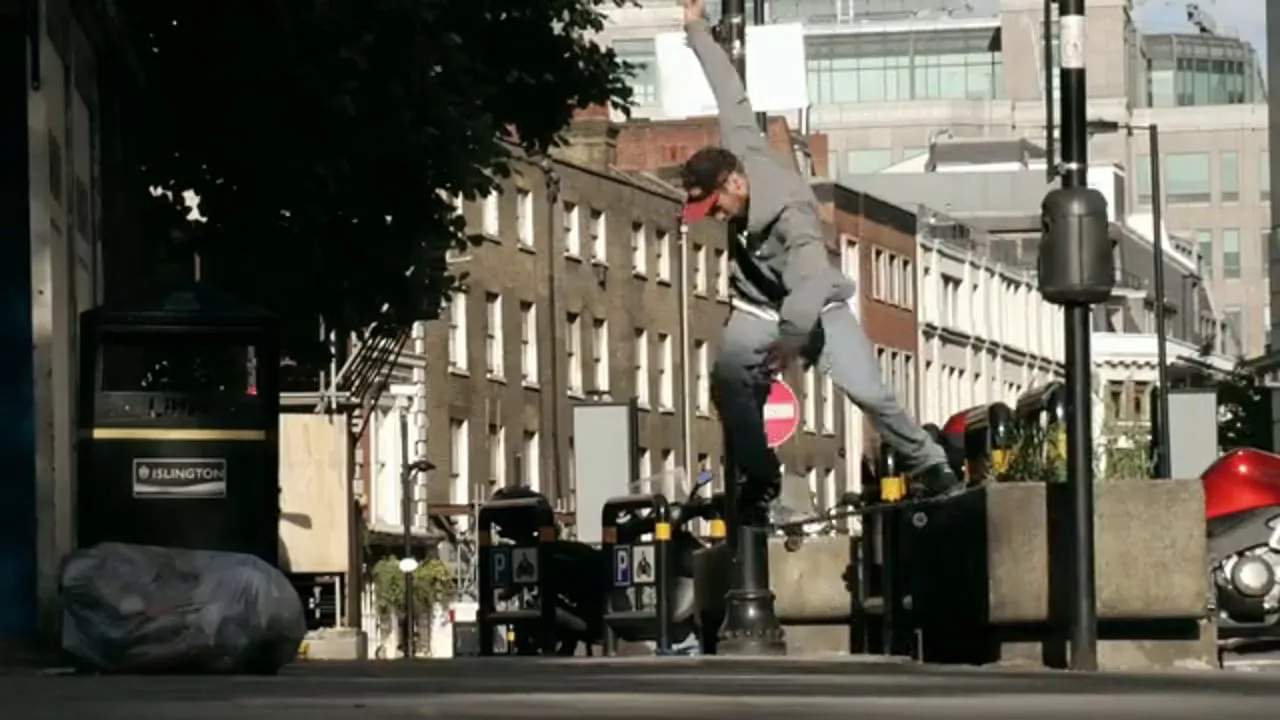 HOLD TIGHT LONDON OFFCUTS