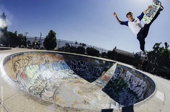 Chris Russell: Parte en el 'Creature Video'