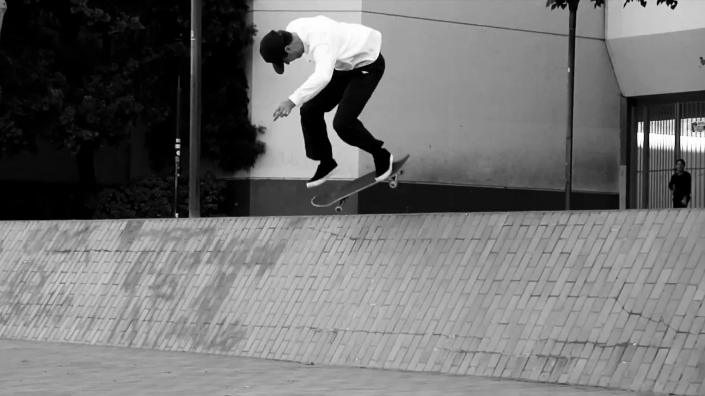 Jake Anderson ficha por Former
