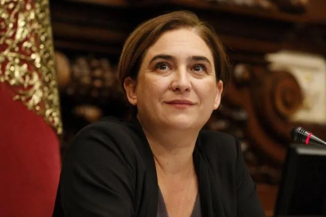 La alcaldesa de BCN: 'La imagen de seguridad de esta ciudad es un joven en monopatín' 