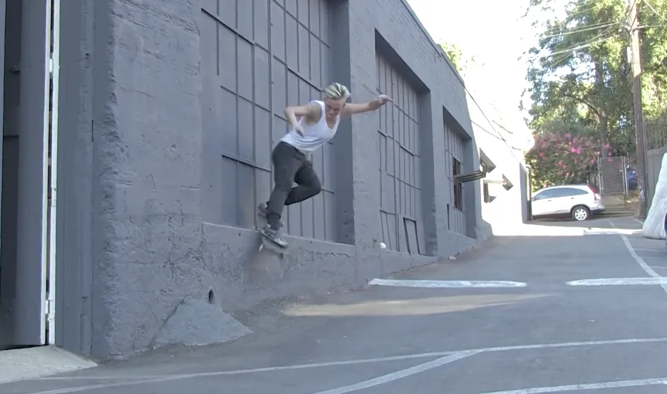 Lacey Baker: 'Quit your day job' (Video Part) | 24 horas